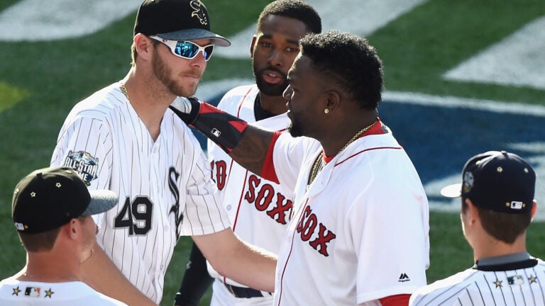 MLB: White Sox pitcher Chris Sale throws jersey-cutting fit in