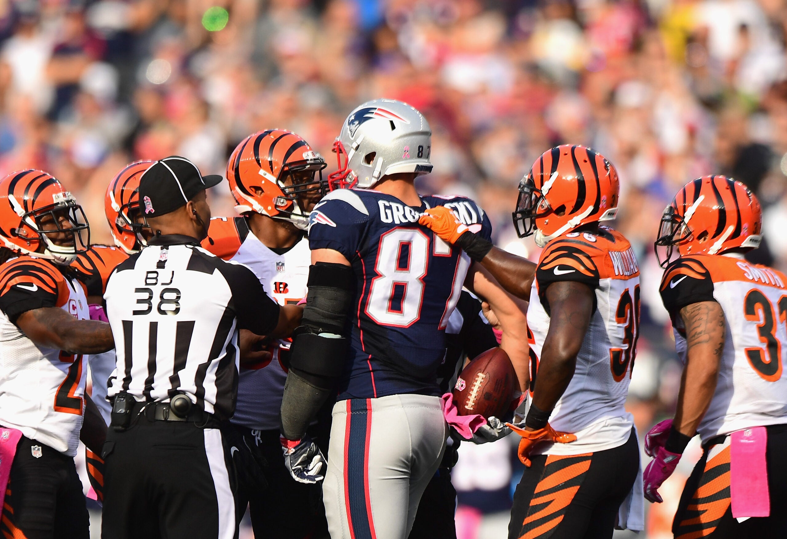 Brady has big day in homecoming, Patriots beat Bengals 35-17