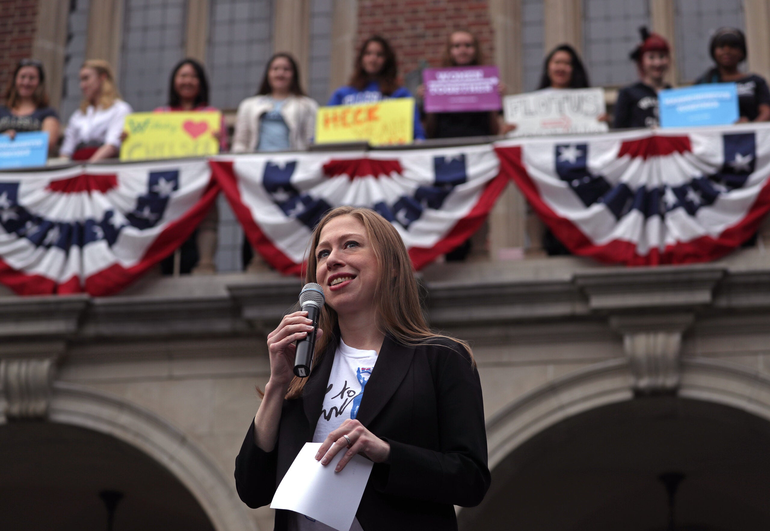 Chelsea Clinton Stumps For Her Mom At Wellesley College