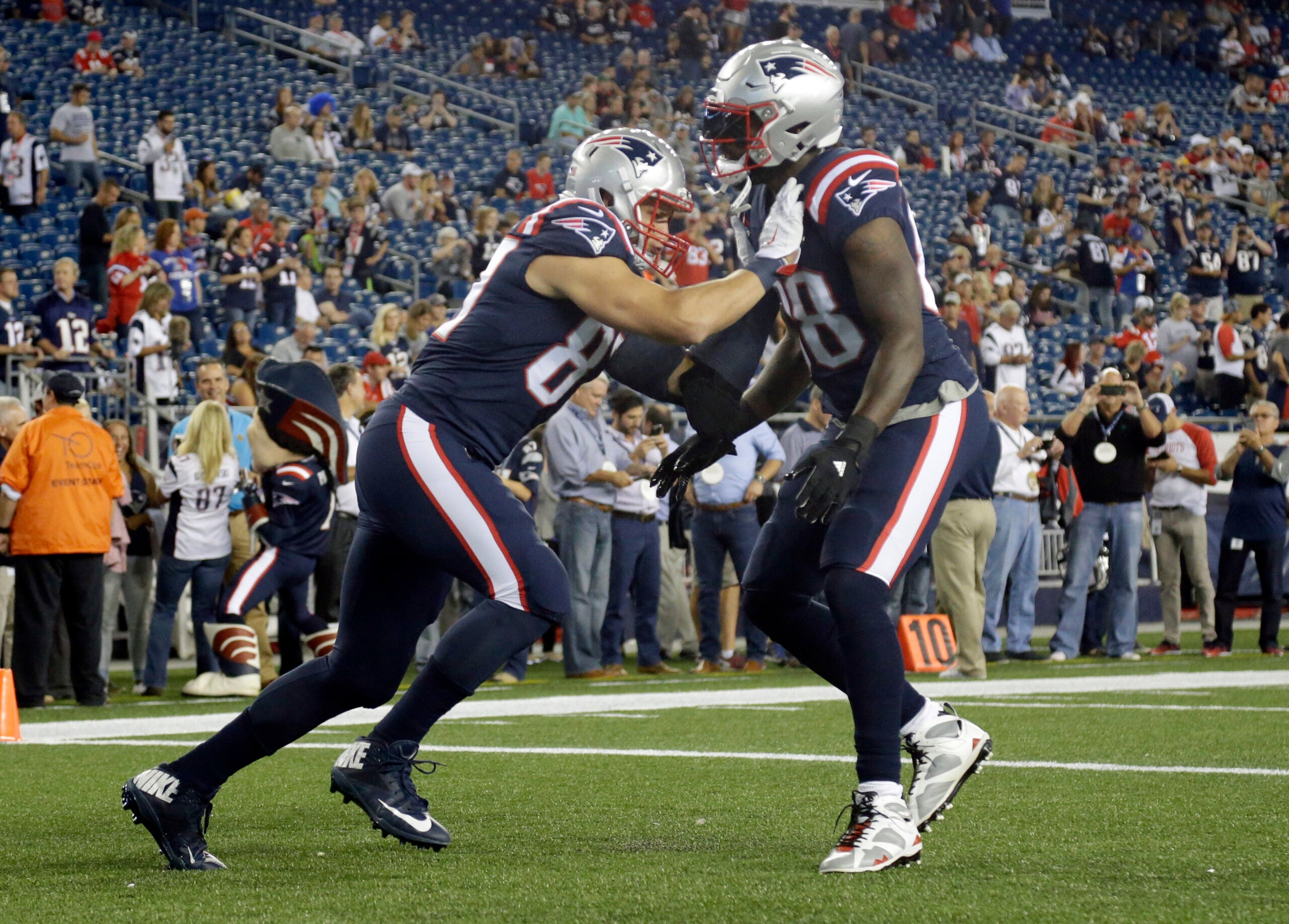 Patriots Notebook: Gronk in full effect