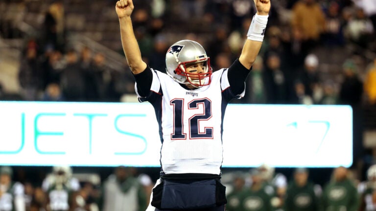 Vintage Tom Brady returns, just in time for the playoffs - The Boston Globe