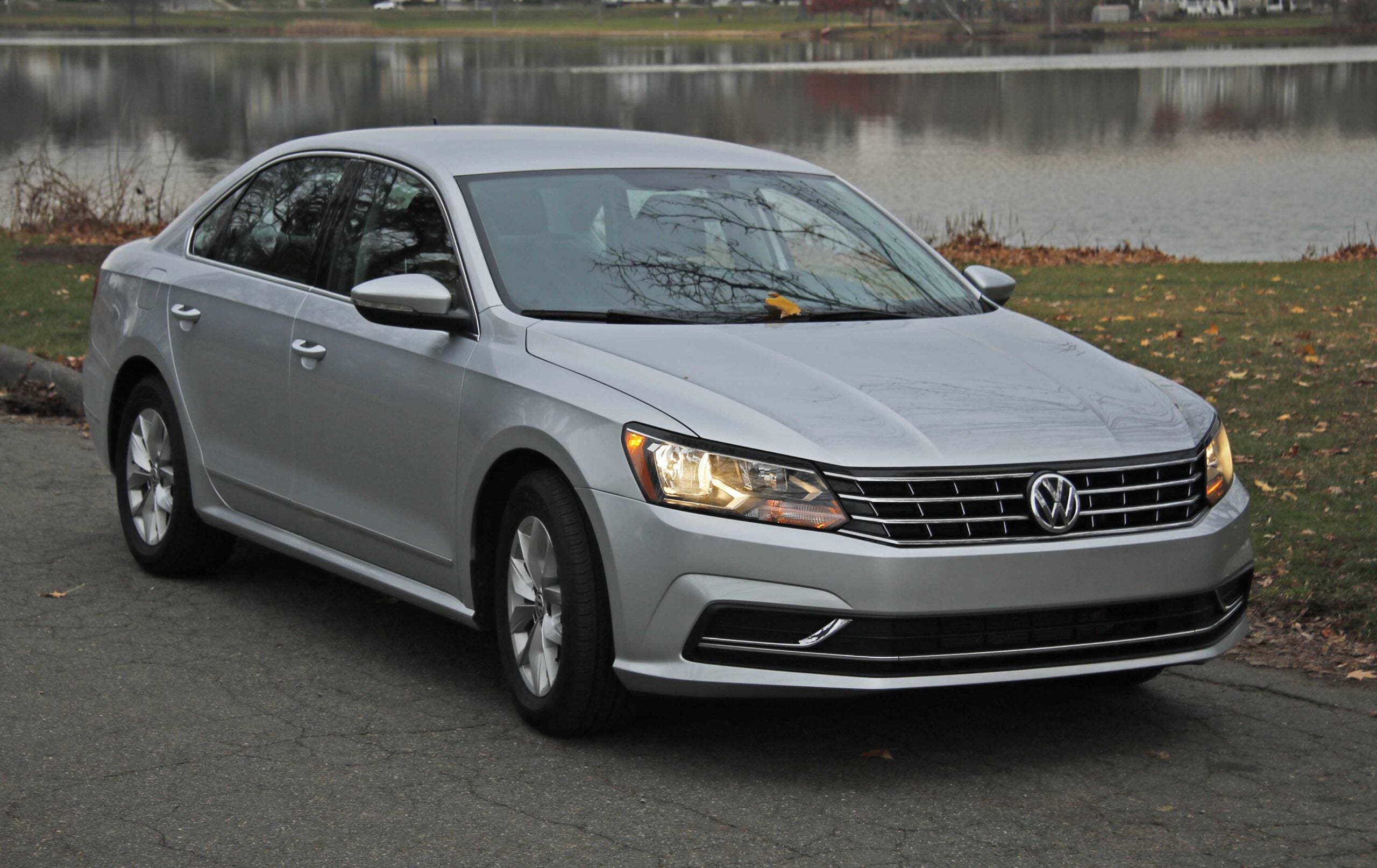 2016 VW Passat 1.8T S has style without the extras