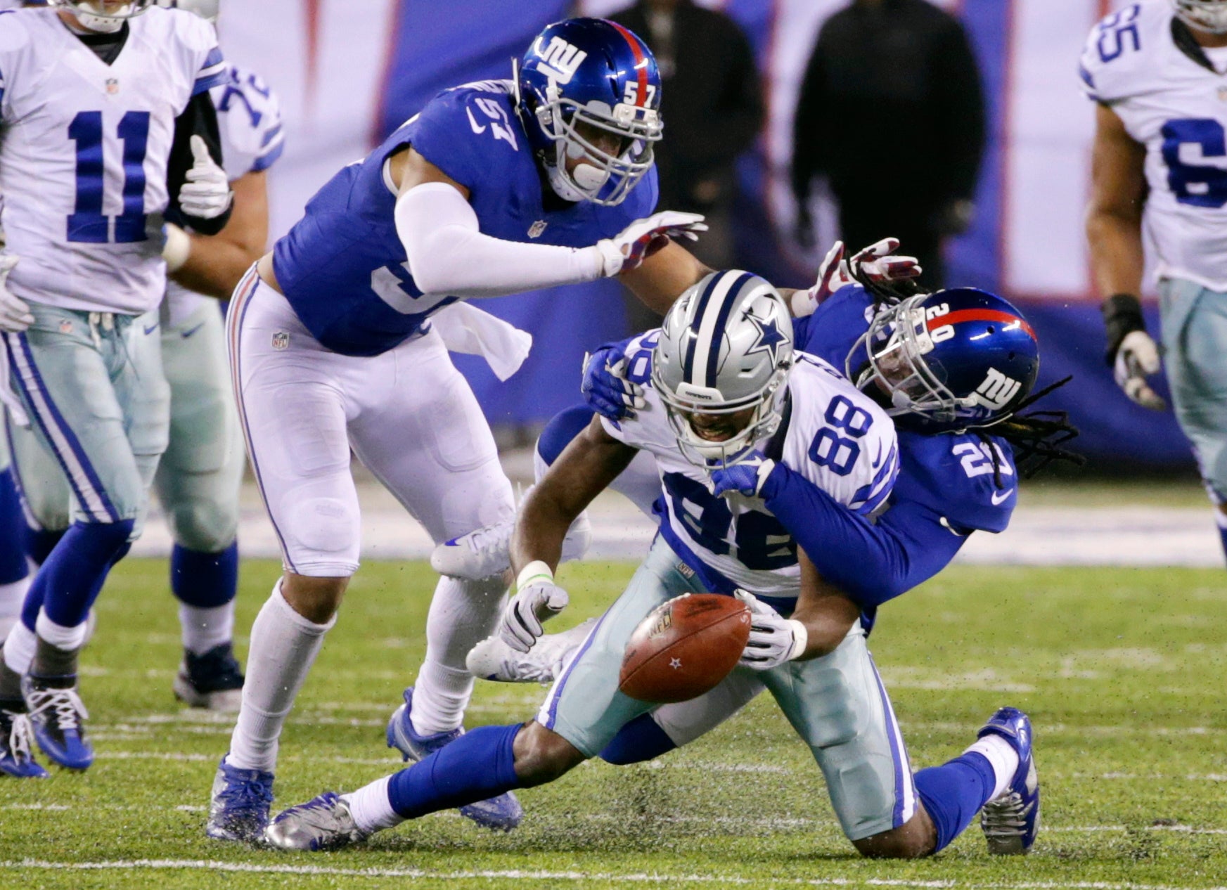 Giants End Cowboys' 11-Game Winning Streak and Sweep Season Series - The  New York Times