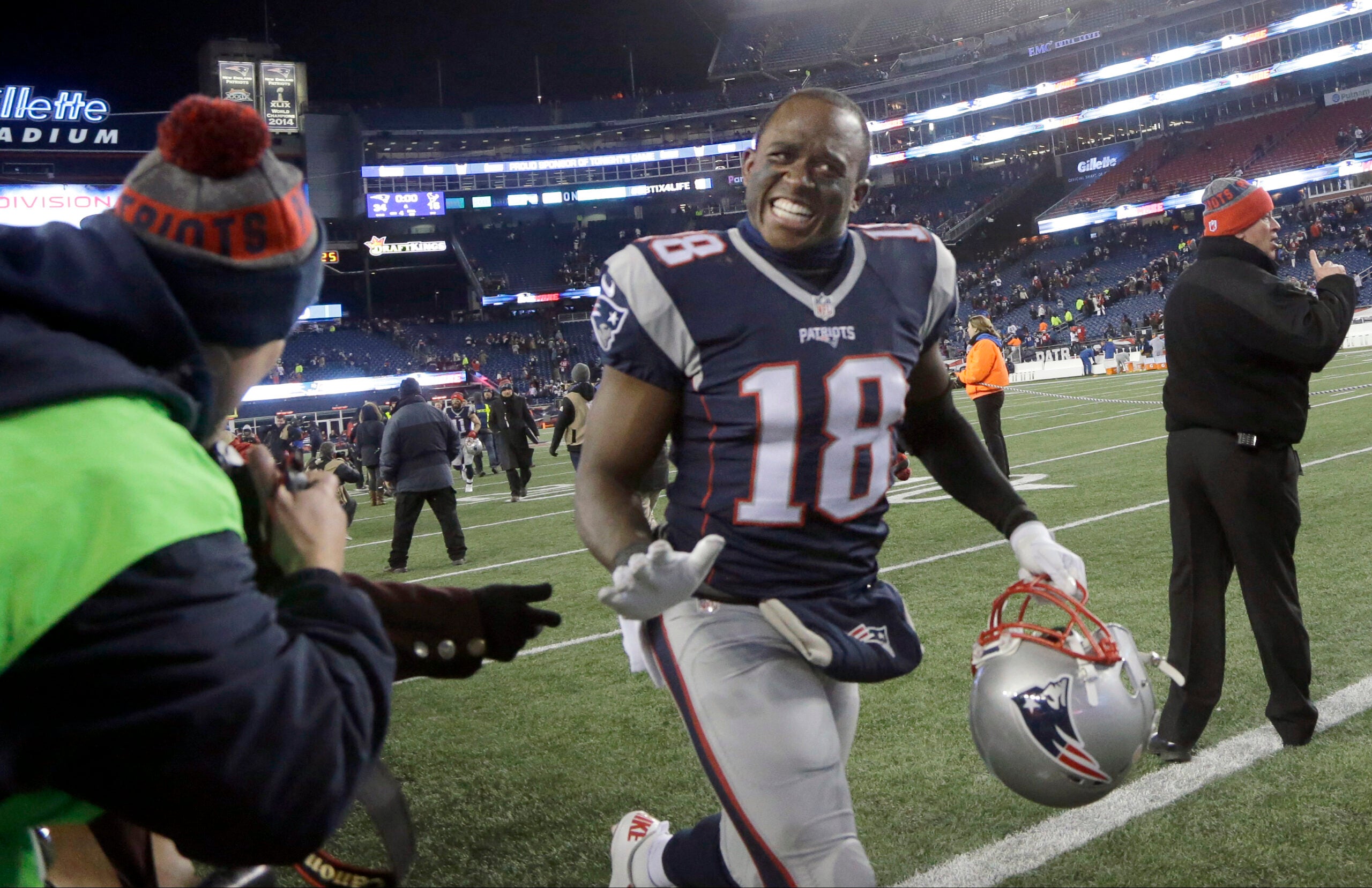 NFL: Patriots' quiet leader Slater humbled by chance at 2nd ring