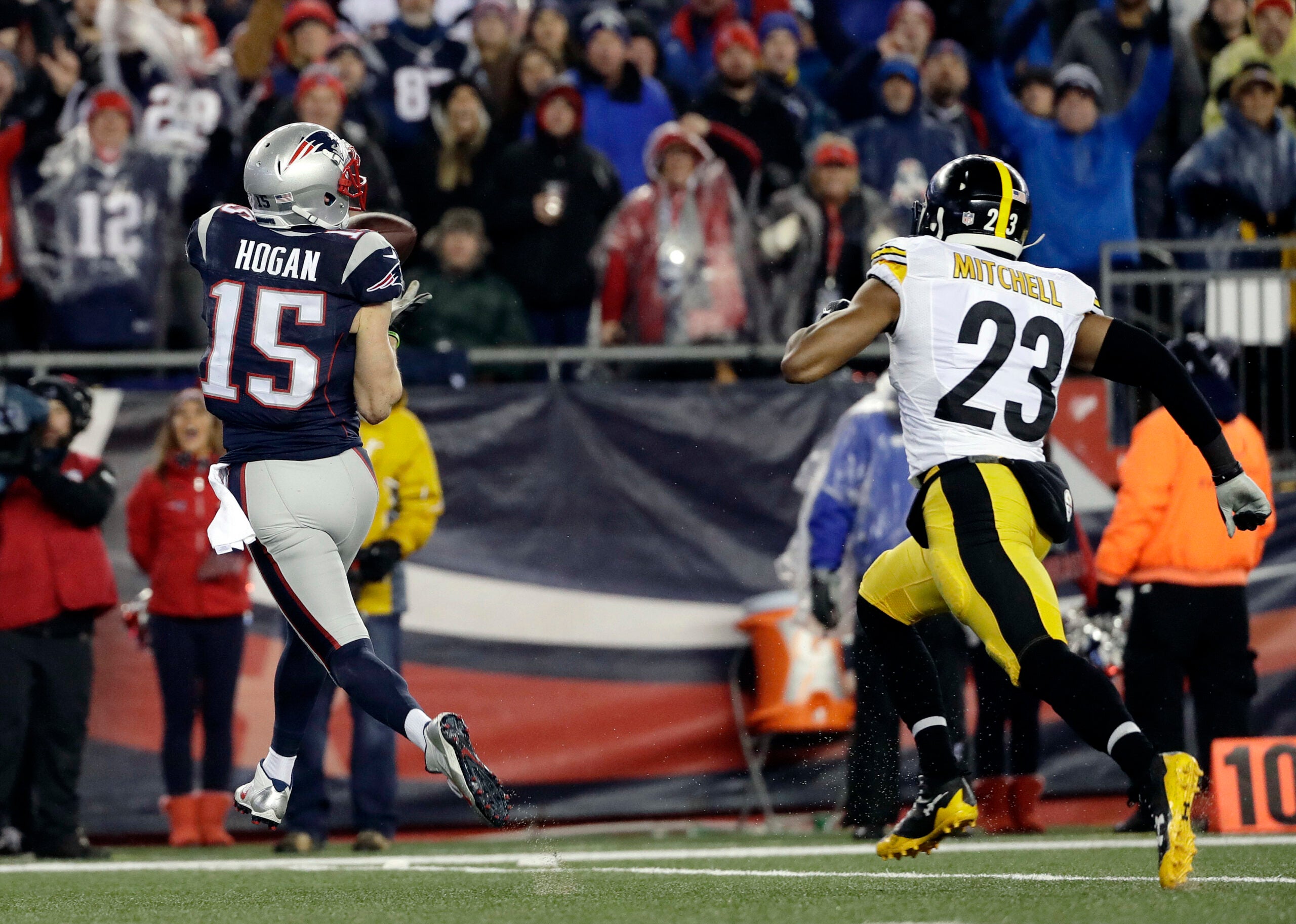 Tom Brady leads the Patriots back to Super Bowl with 36-17 rout of