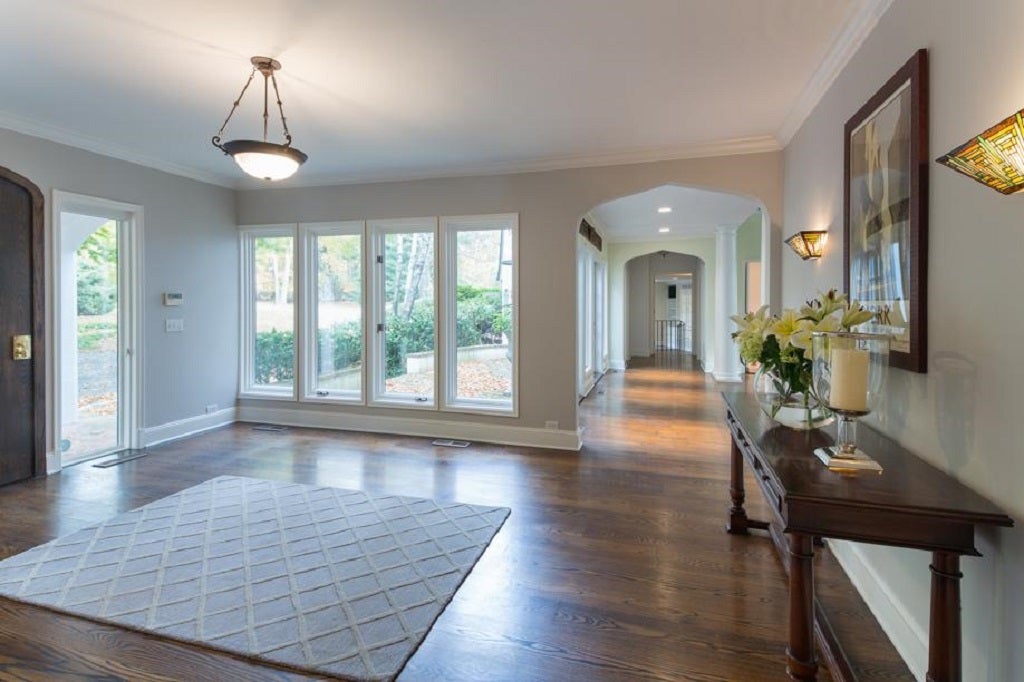 Stage to sell How to make a good first impression in your entryway