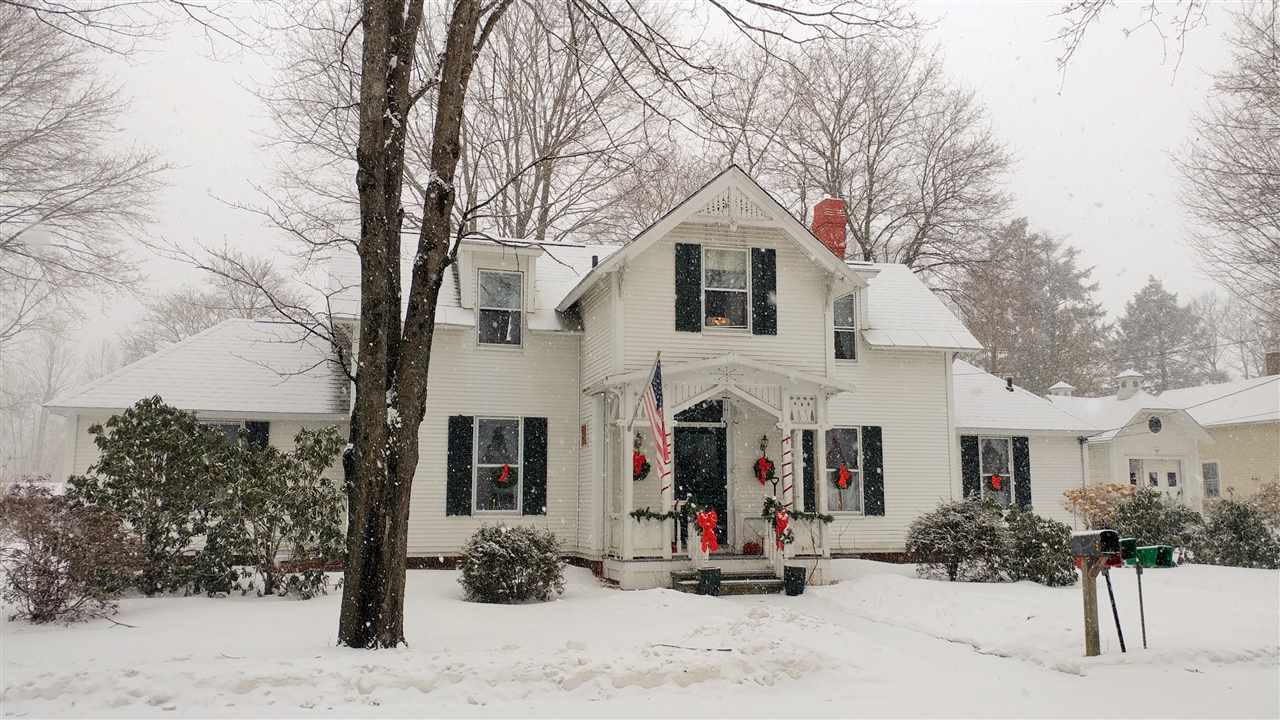 Carlton Fisk's childhood home hits the market for $175,000 - News -   Real Estate