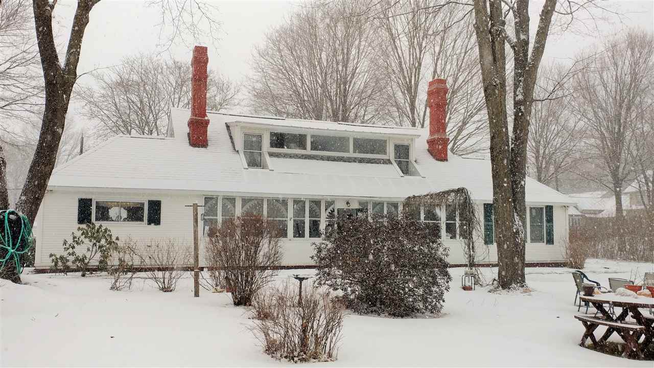 Carlton Fisk's childhood home hits the market for $175,000 - News -   Real Estate