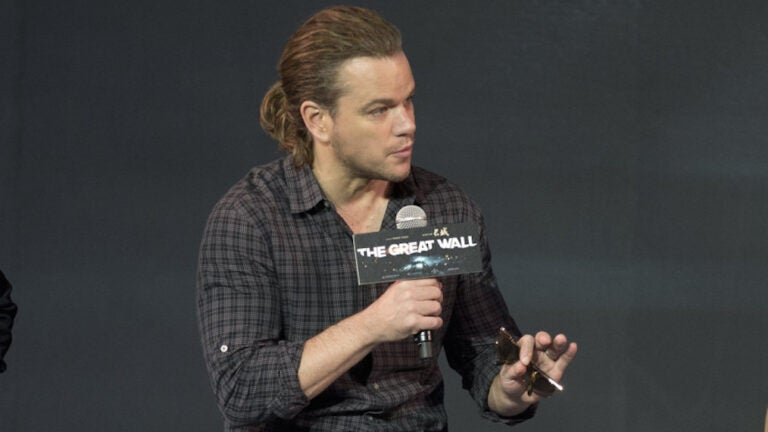 matt damon gray hair