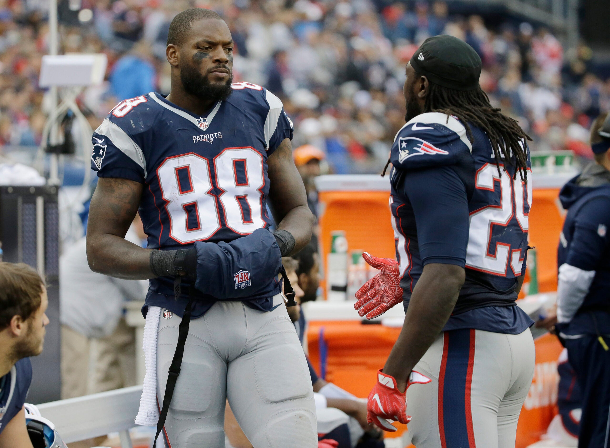 Martellus Bennett confirms he won't go to White House for Patriots' Super  Bowl celebration 