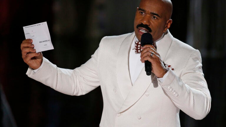 Steve Harvey Roasts NFL Elite in Special 2020 Opening Monologue!