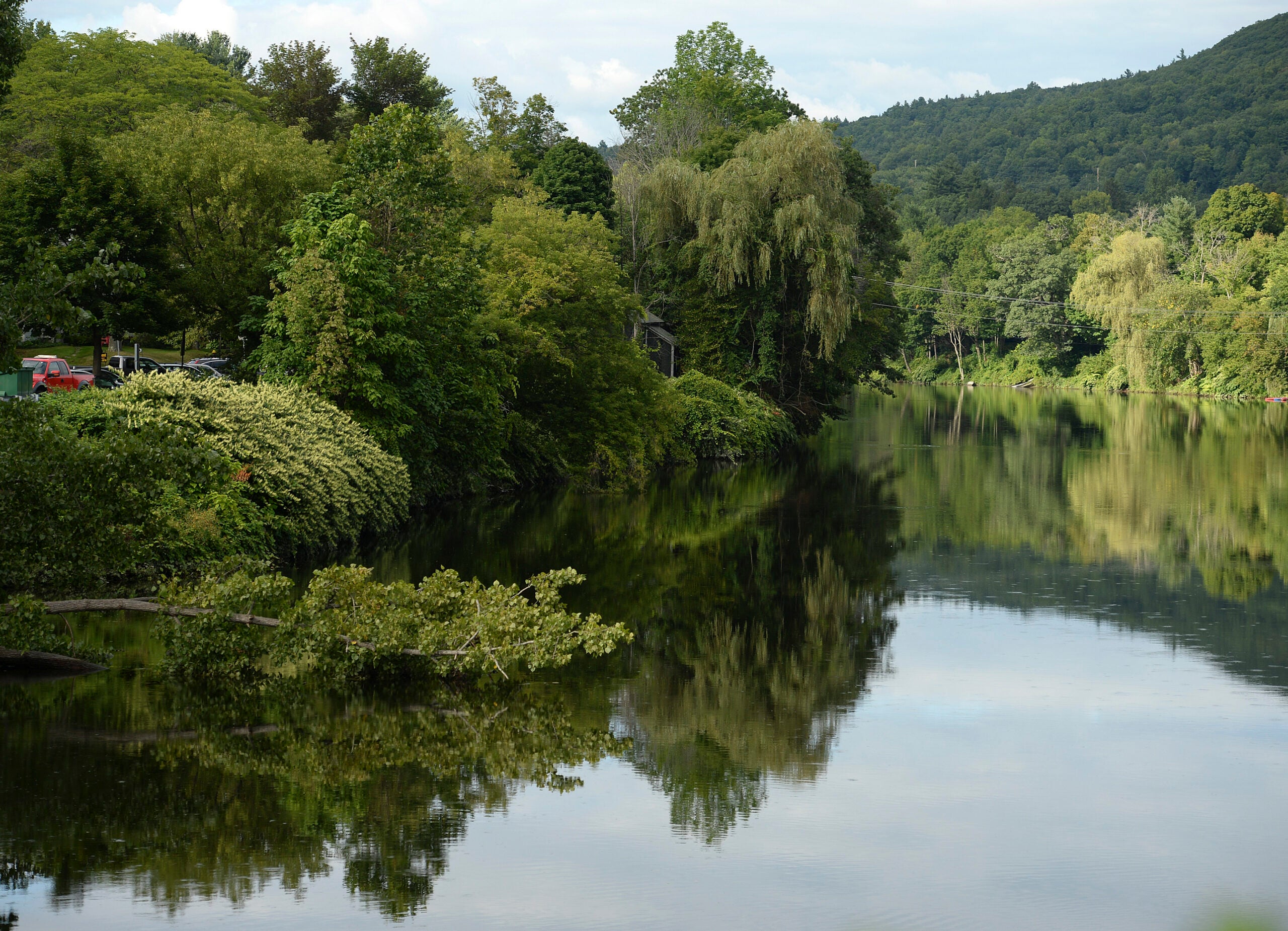 What is it like to live in Shelburne Falls? Location, Location