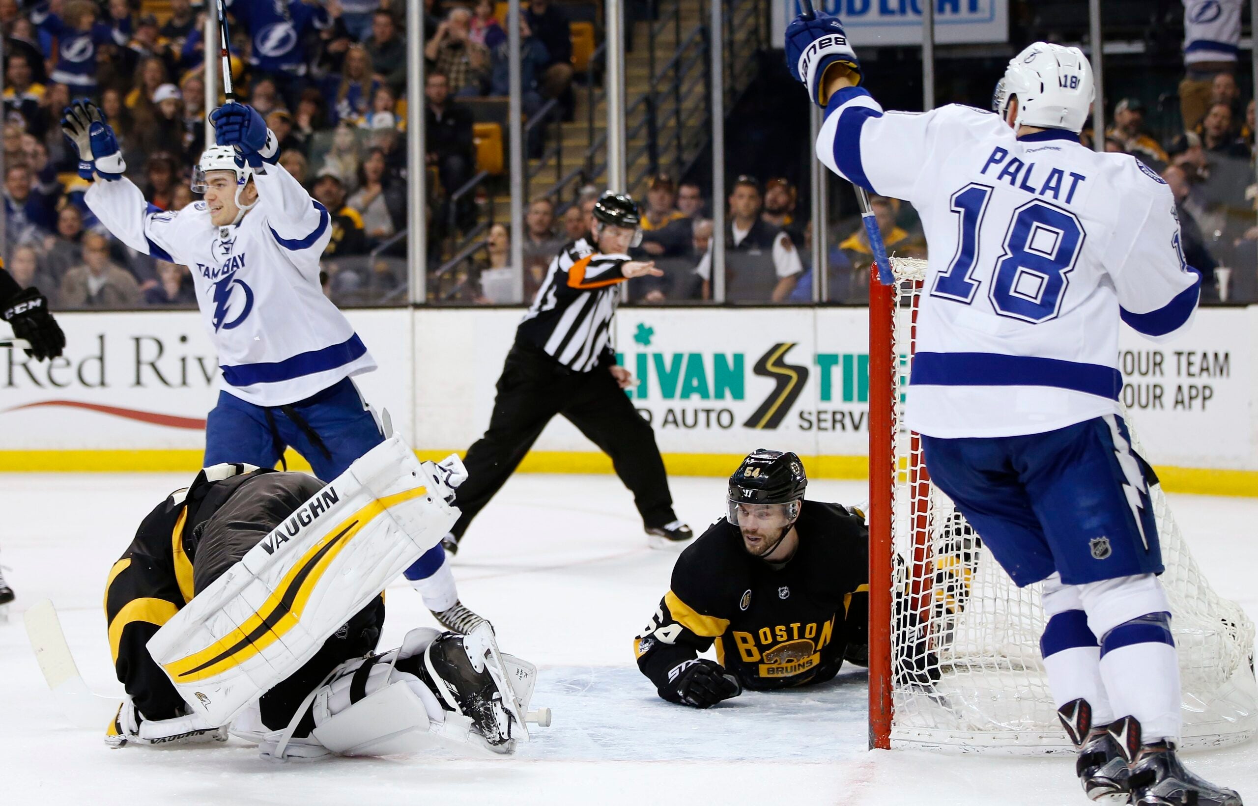 Nikita Kucherov Scores 3, Lightning Beat Bruins 6-3