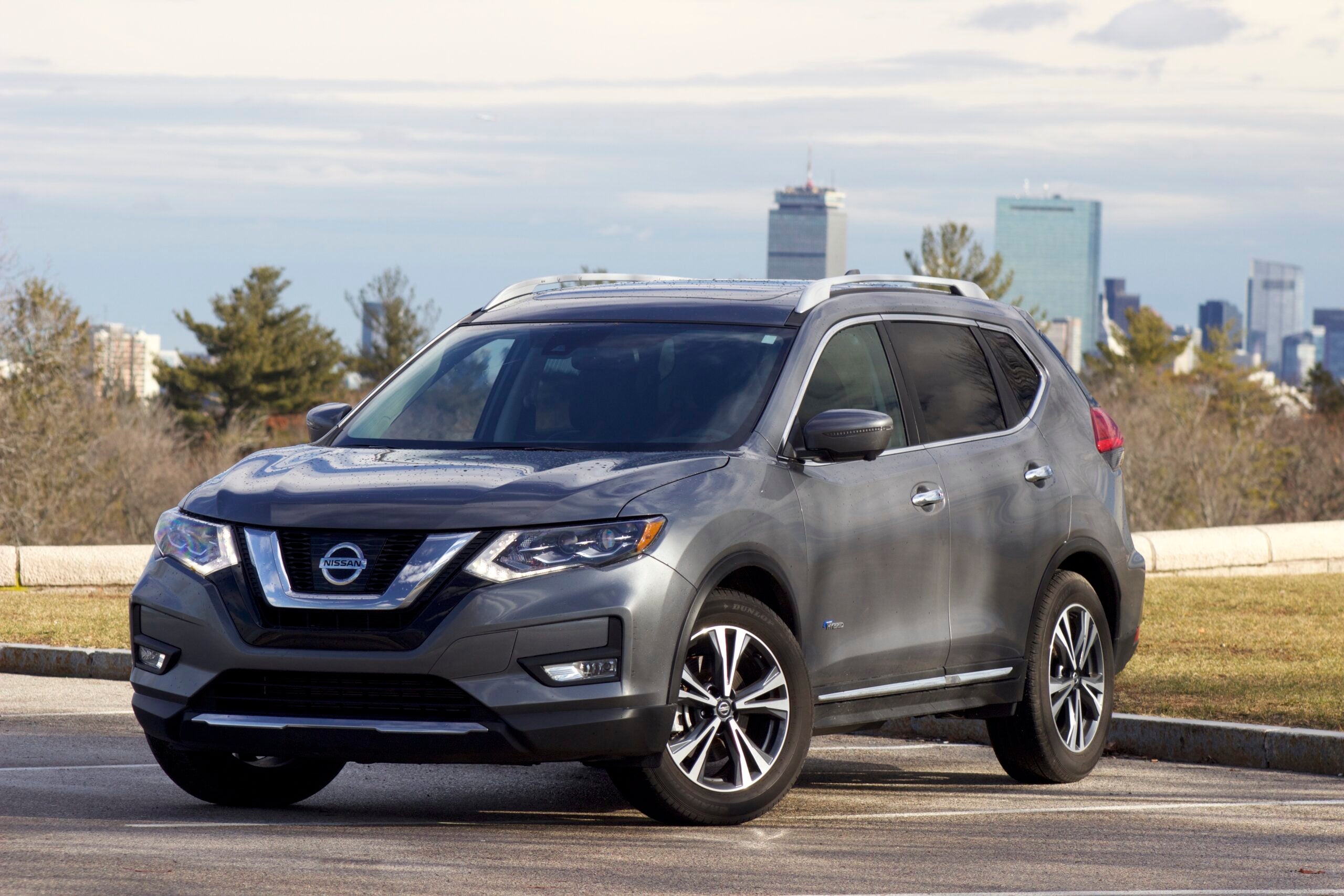 Review Nissan Rogue Hybrid is efficient, functional crossover
