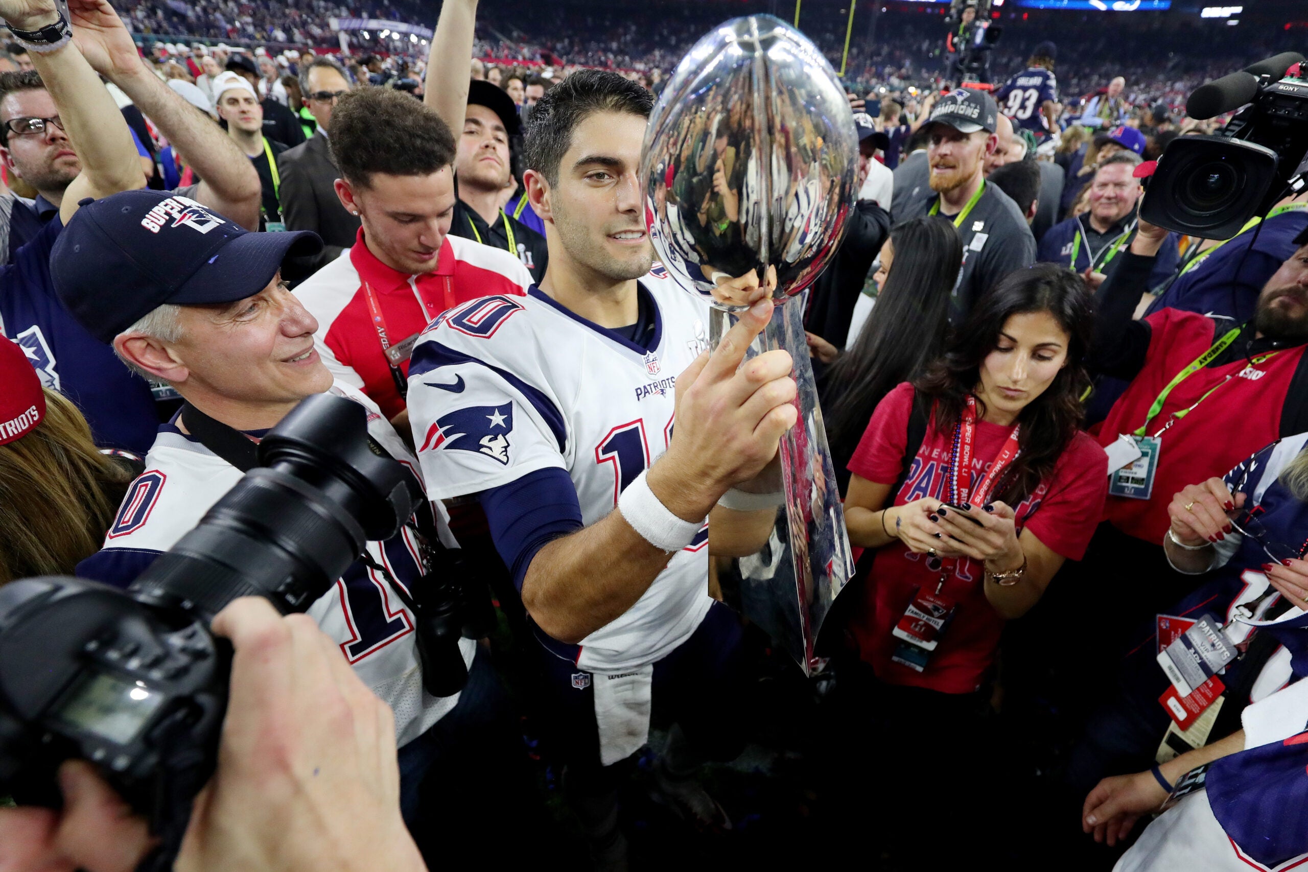 Browns trying to trade Brock Osweiler, could be eyeing Jimmy Garoppolo deal  