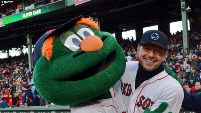 Fans celebrate the return of baseball to Fenway Park - CBS Boston