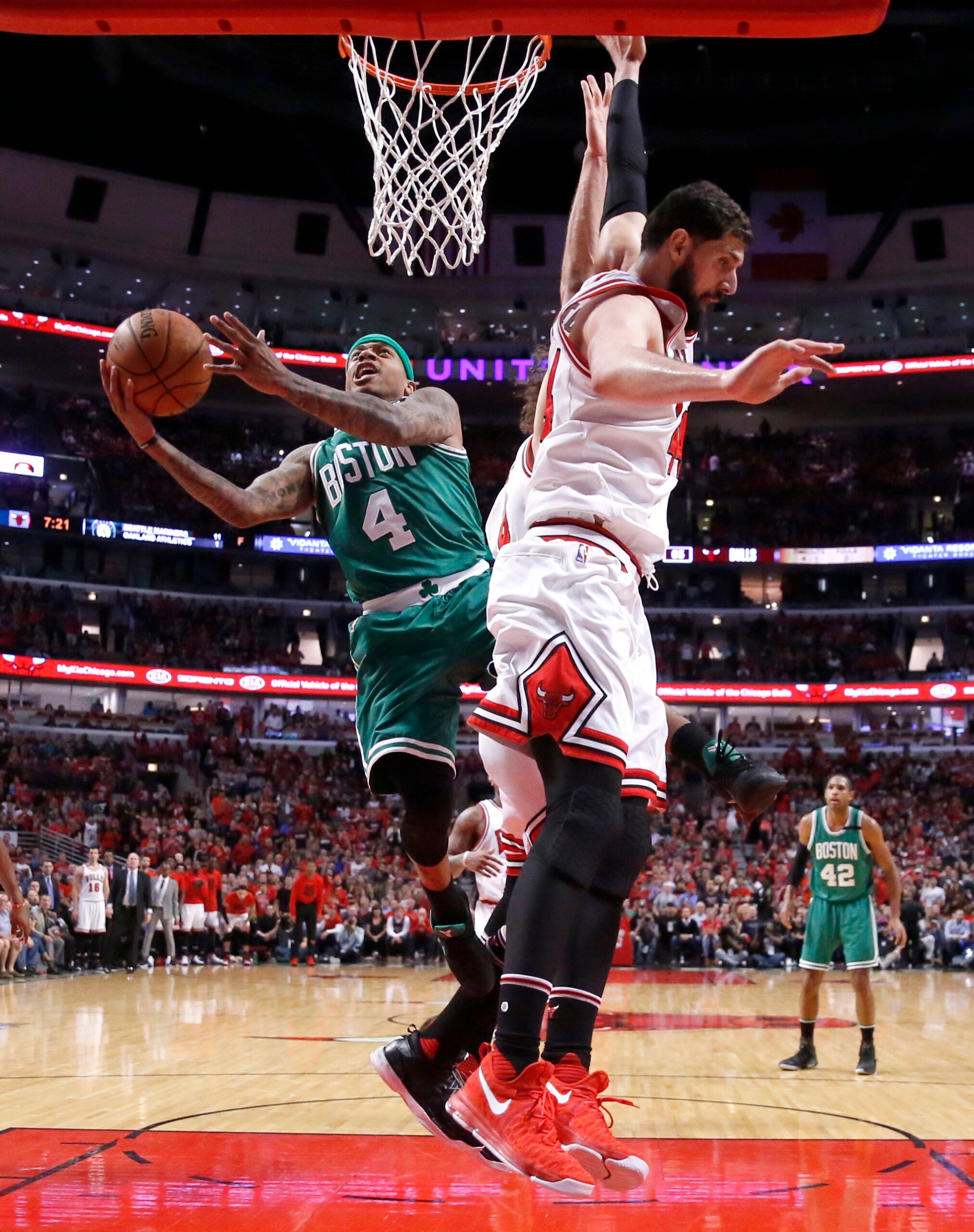 Thomas Scores 33, Celtics Beat Bulls 104-95 To Tie Series