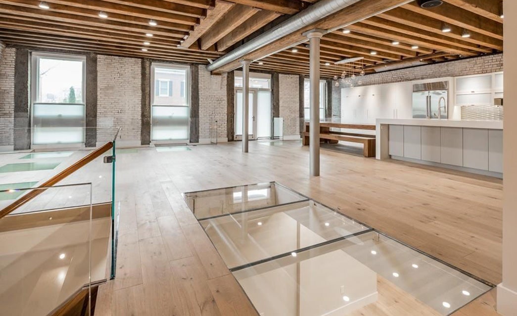 Luxury A 4.85 million gutrenovated Boston waterfront condo