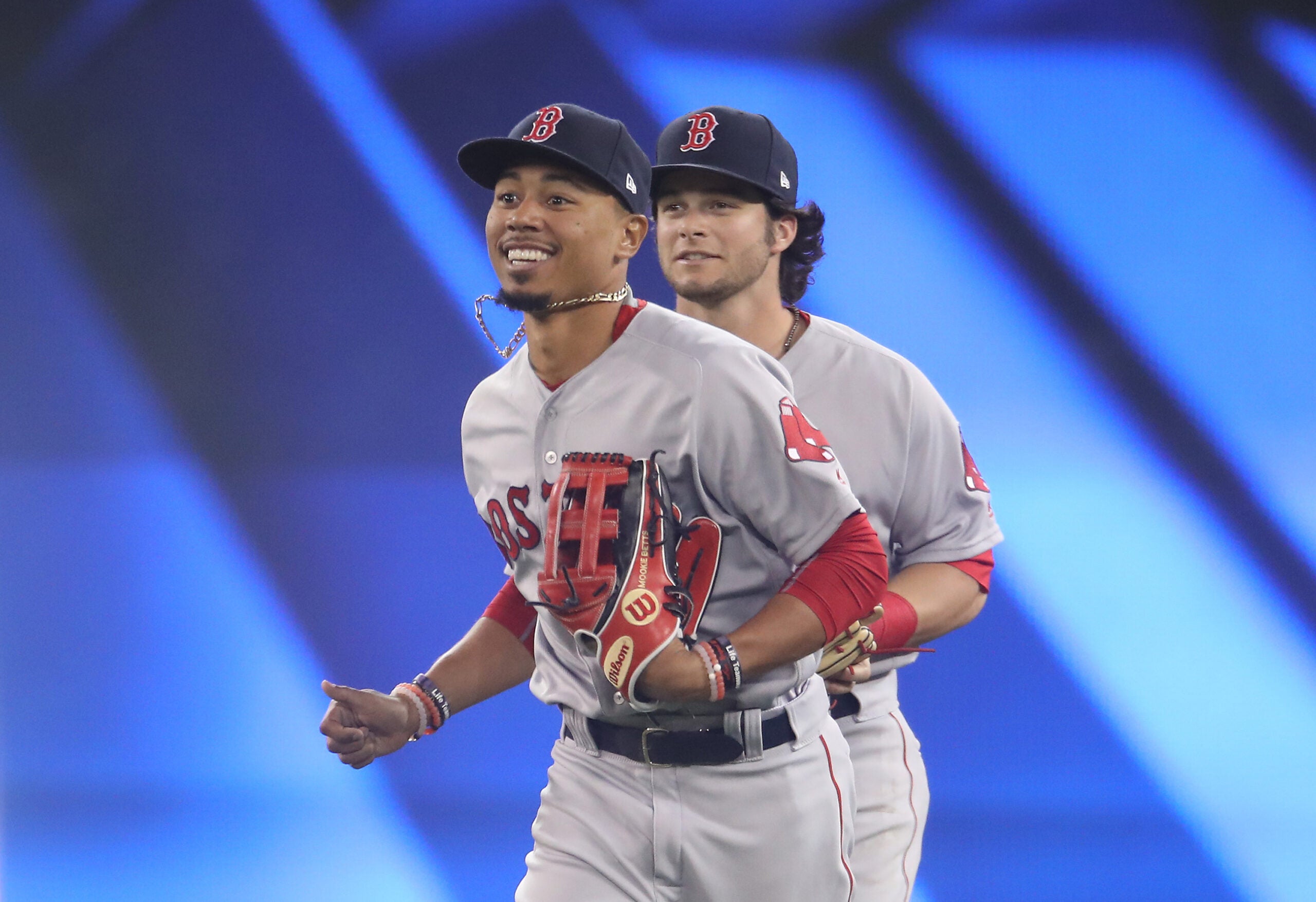 Mookie Betts crashes Torey Lovullo's press conference with a hug