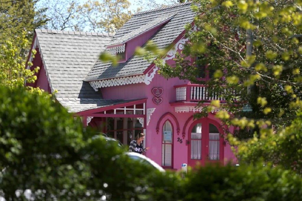 oak bluffs restaurants year round