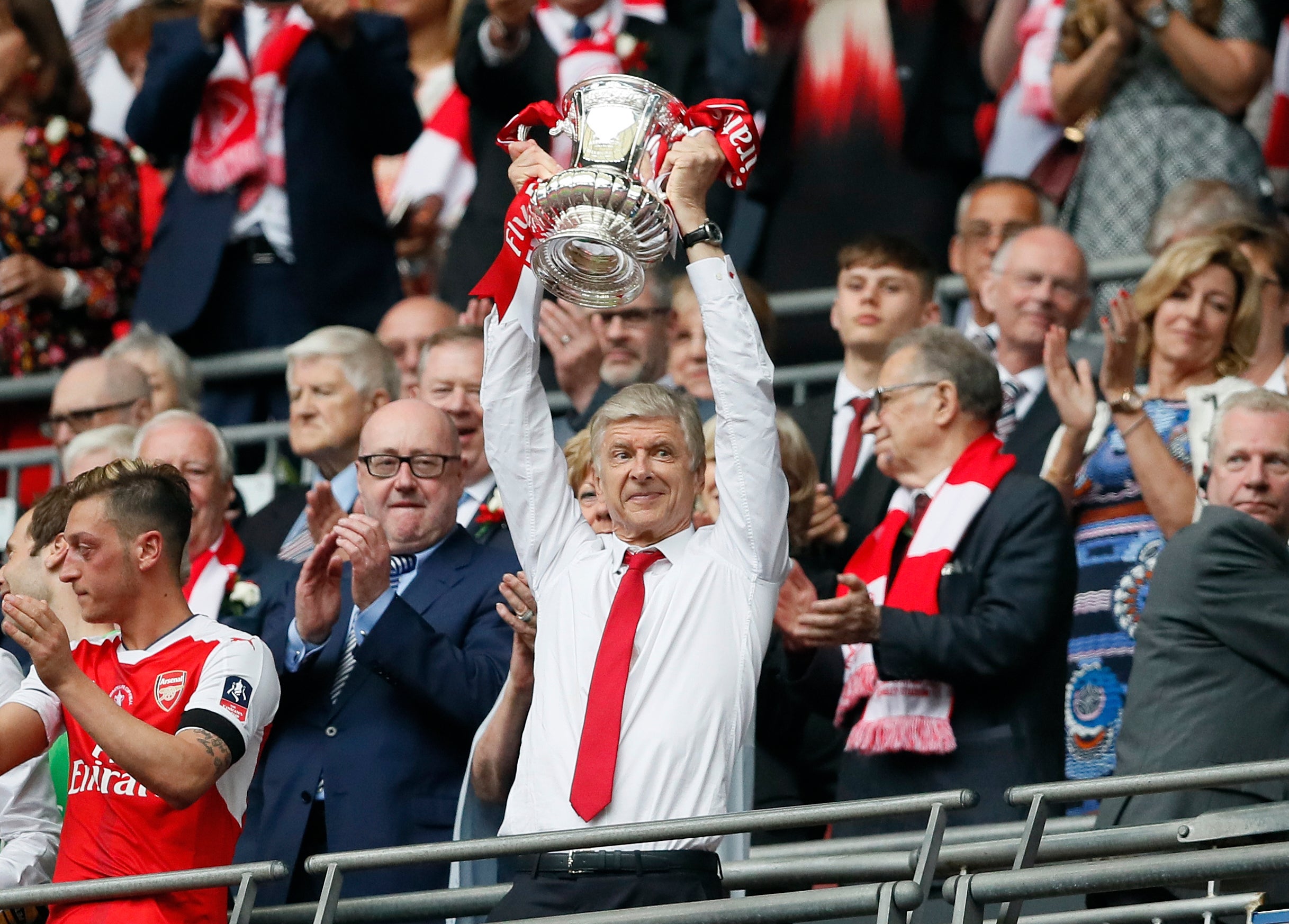 Arsenal can win the Premier League this season, according to chief  executive Ivan Gazidis after successful pre-season tour