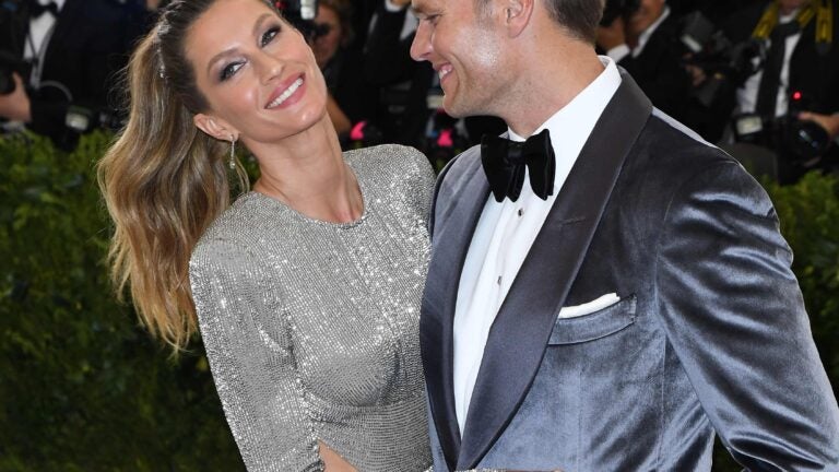 Tom Brady commented on Gisele Bundchen's Instagram like a smitten high  schooler