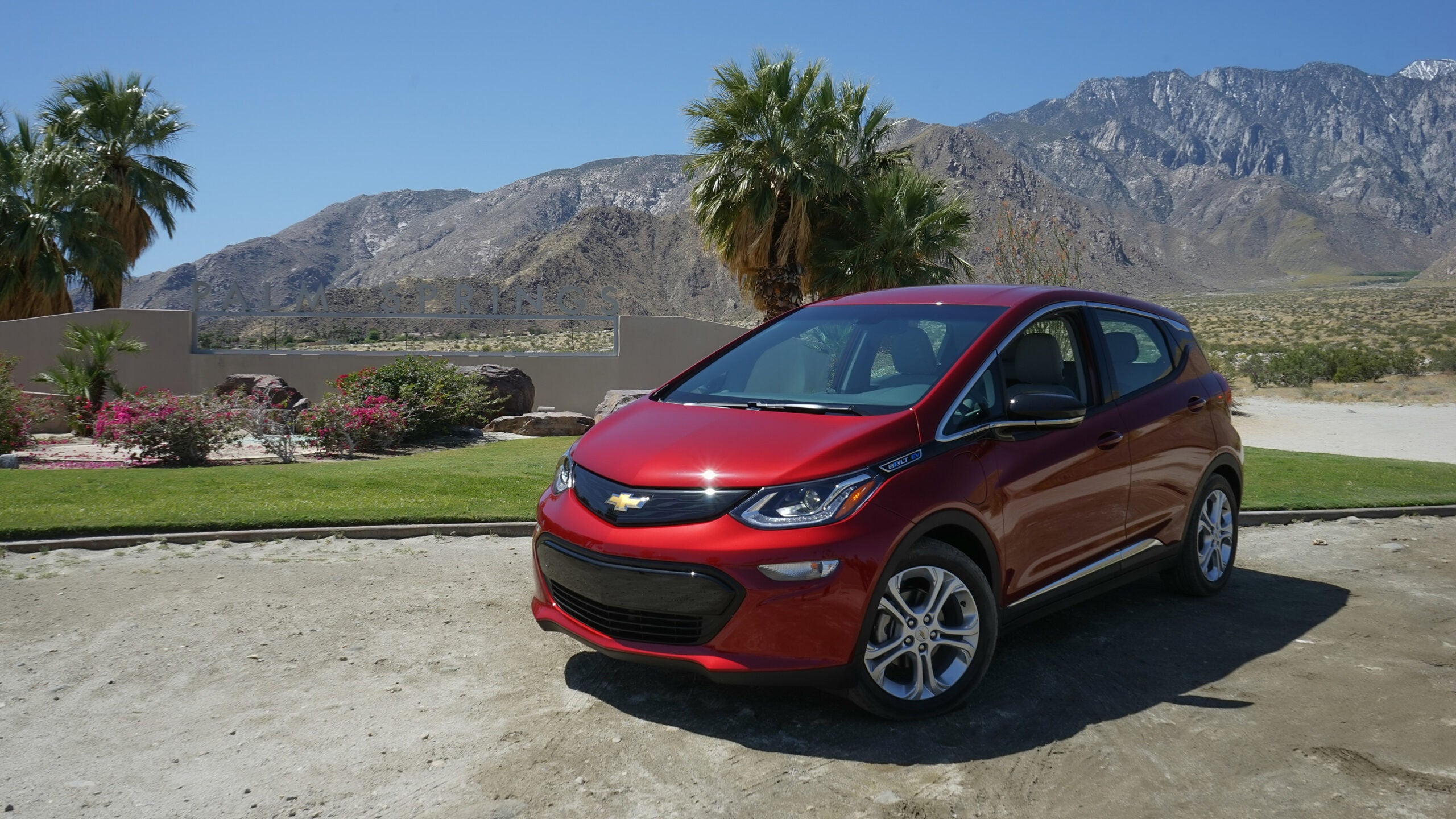 What the experts say about the 2017 Chevrolet Bolt
