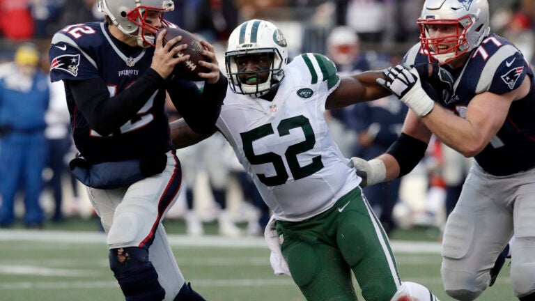 Jets linebacker David Harris officially signs franchise tender