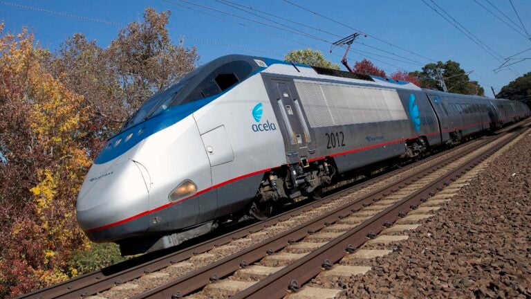 Save up to 40 percent off train fare during Amtrak’s winter flash sale