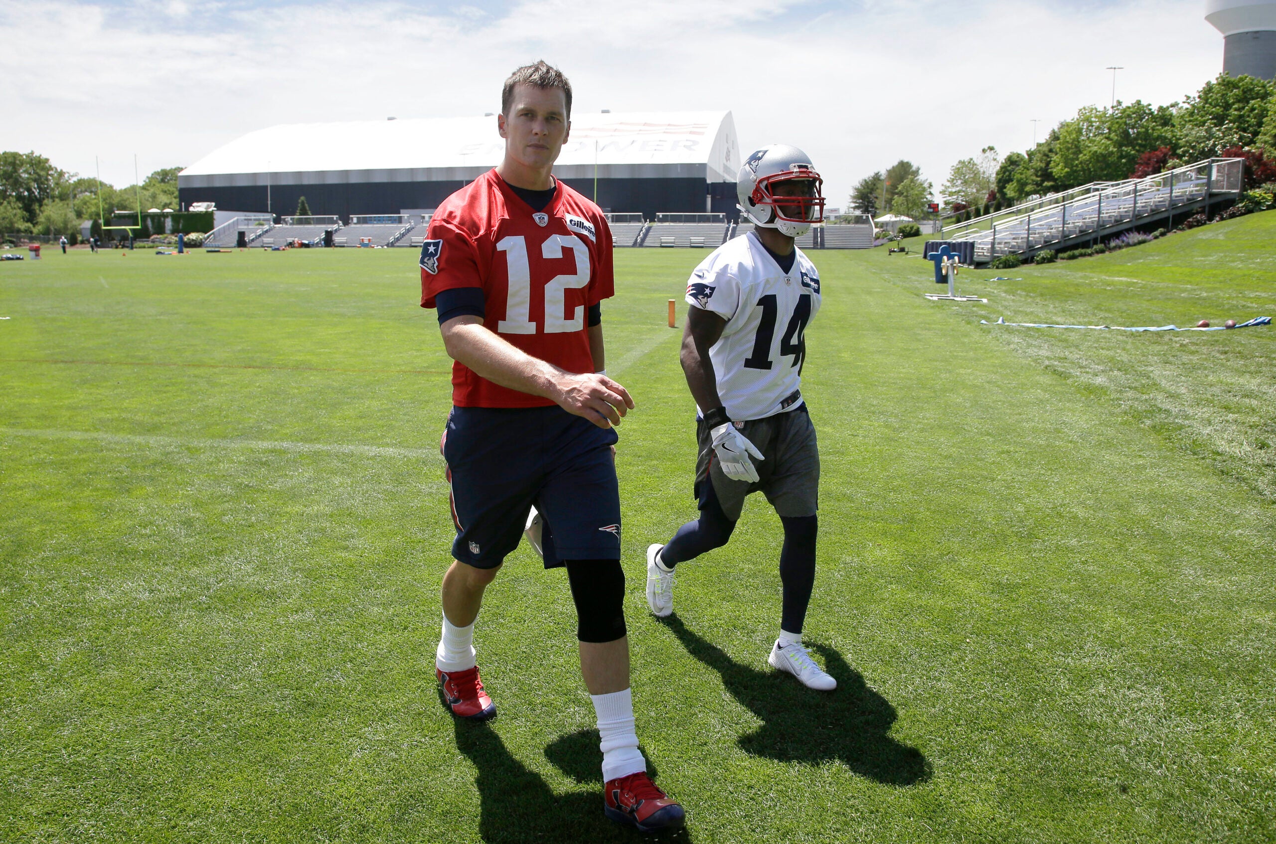 A giddy Tom Brady goes back to work for Patriots - The Boston Globe