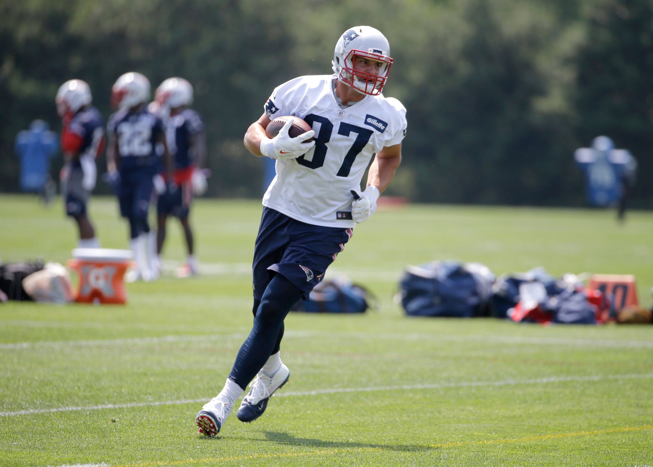 Rob Gronkowski Sets New Record with 600-Foot Catch from Helicopter