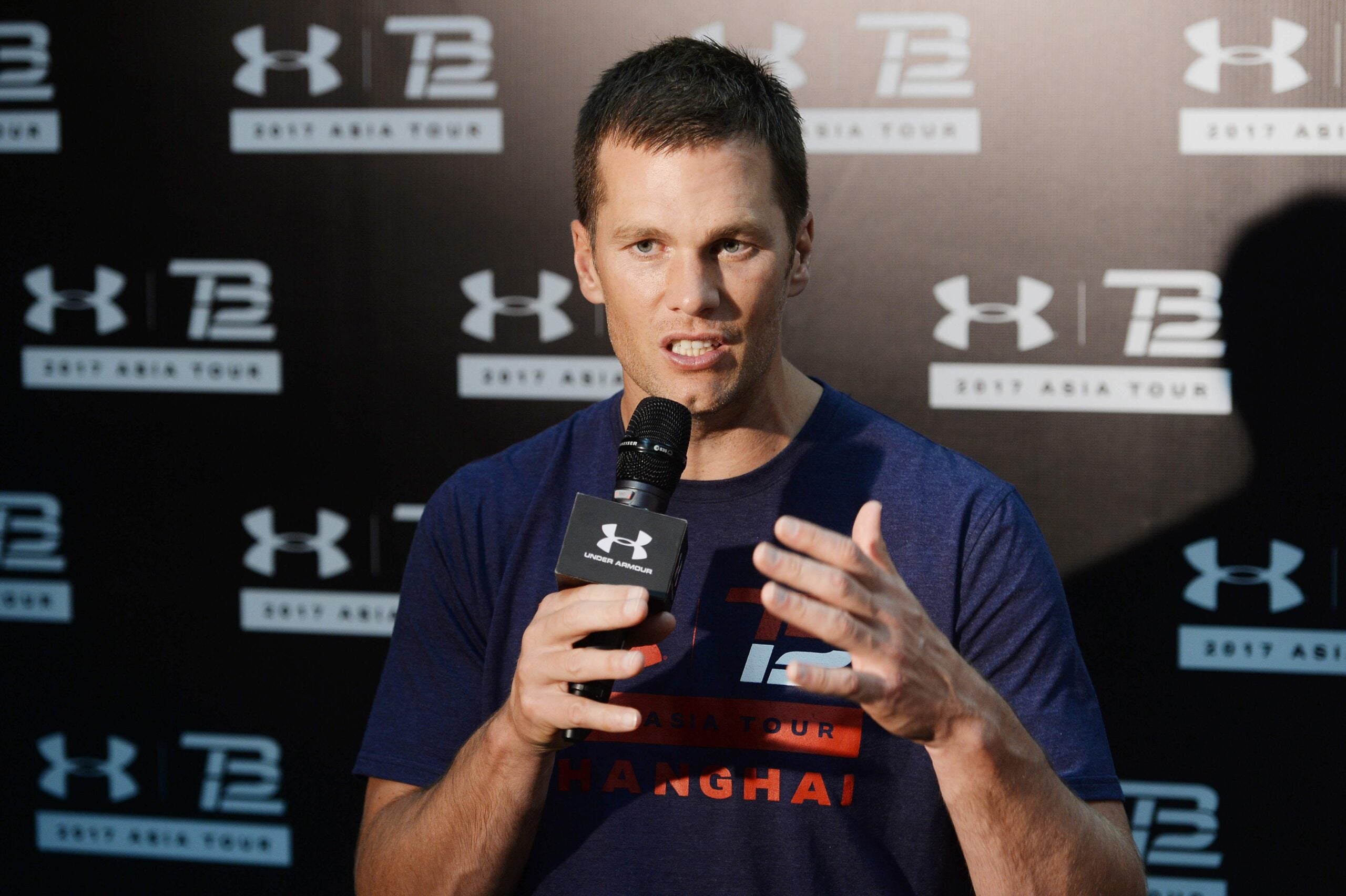 Tom Brady is writing a book called 'The TB12 Method'