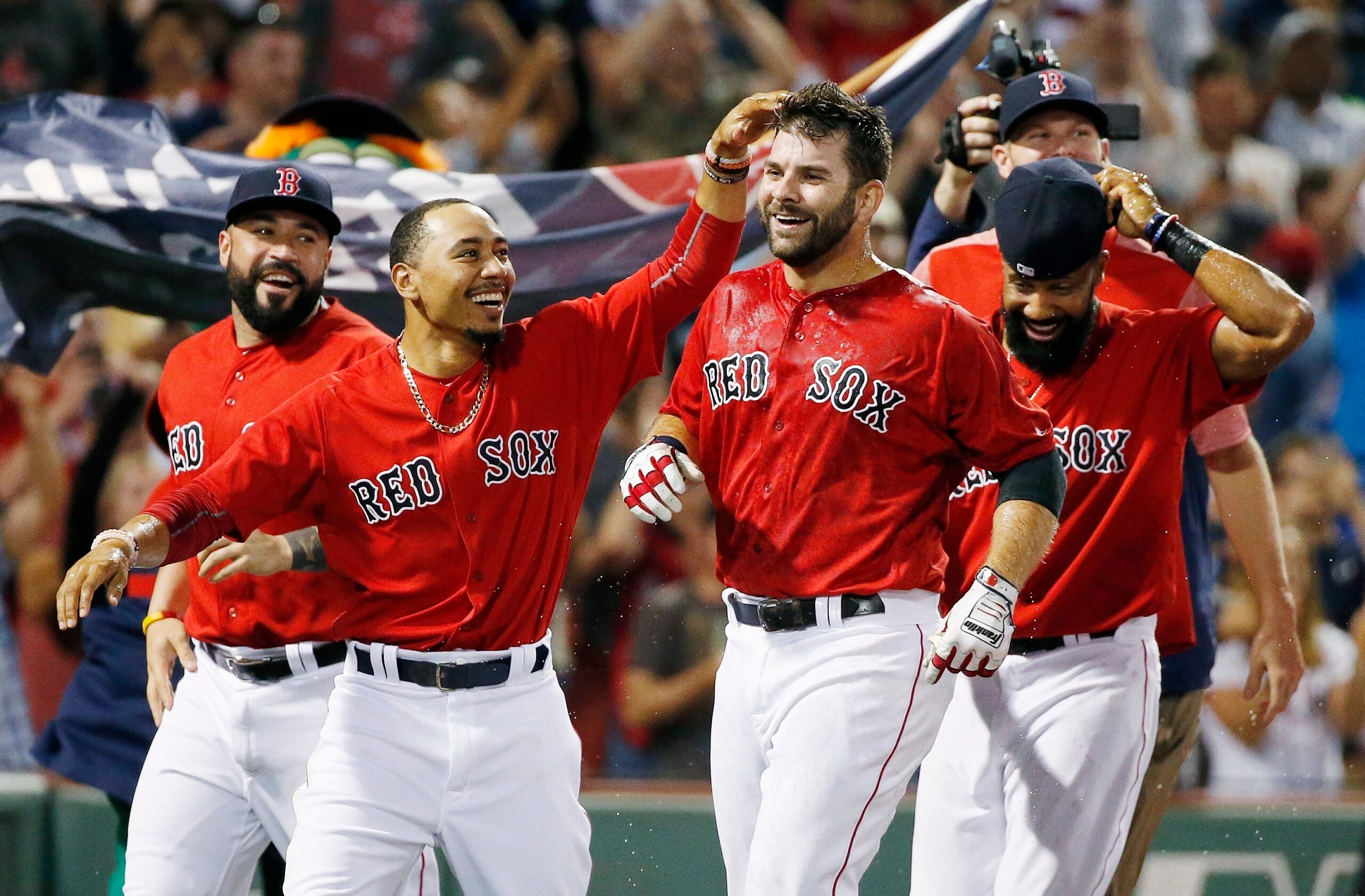 Red Sox 7, White Sox 4 - In a battle of Sox, good prevails! - Over the  Monster