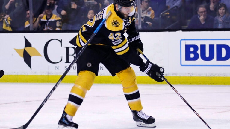 Former Bruin Tyler Seguin Lets a Golfer Hit a Tee Shot Off His Crotch