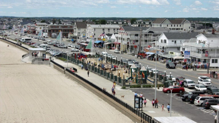 Hampton Beach Boardwalk Is Full Of Nostalgia According To Country Living