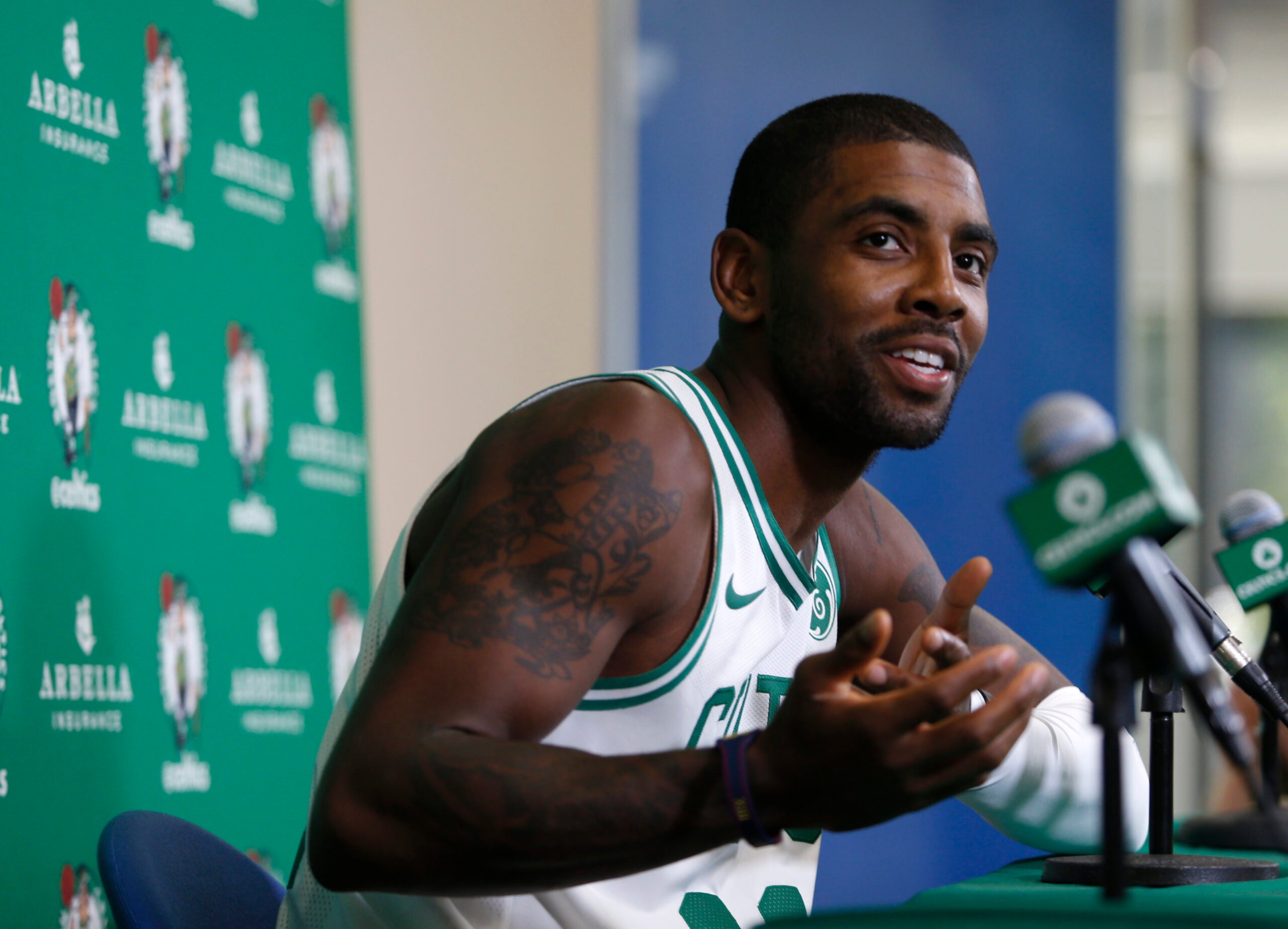 Kyrie irving thinks store the earth is flat