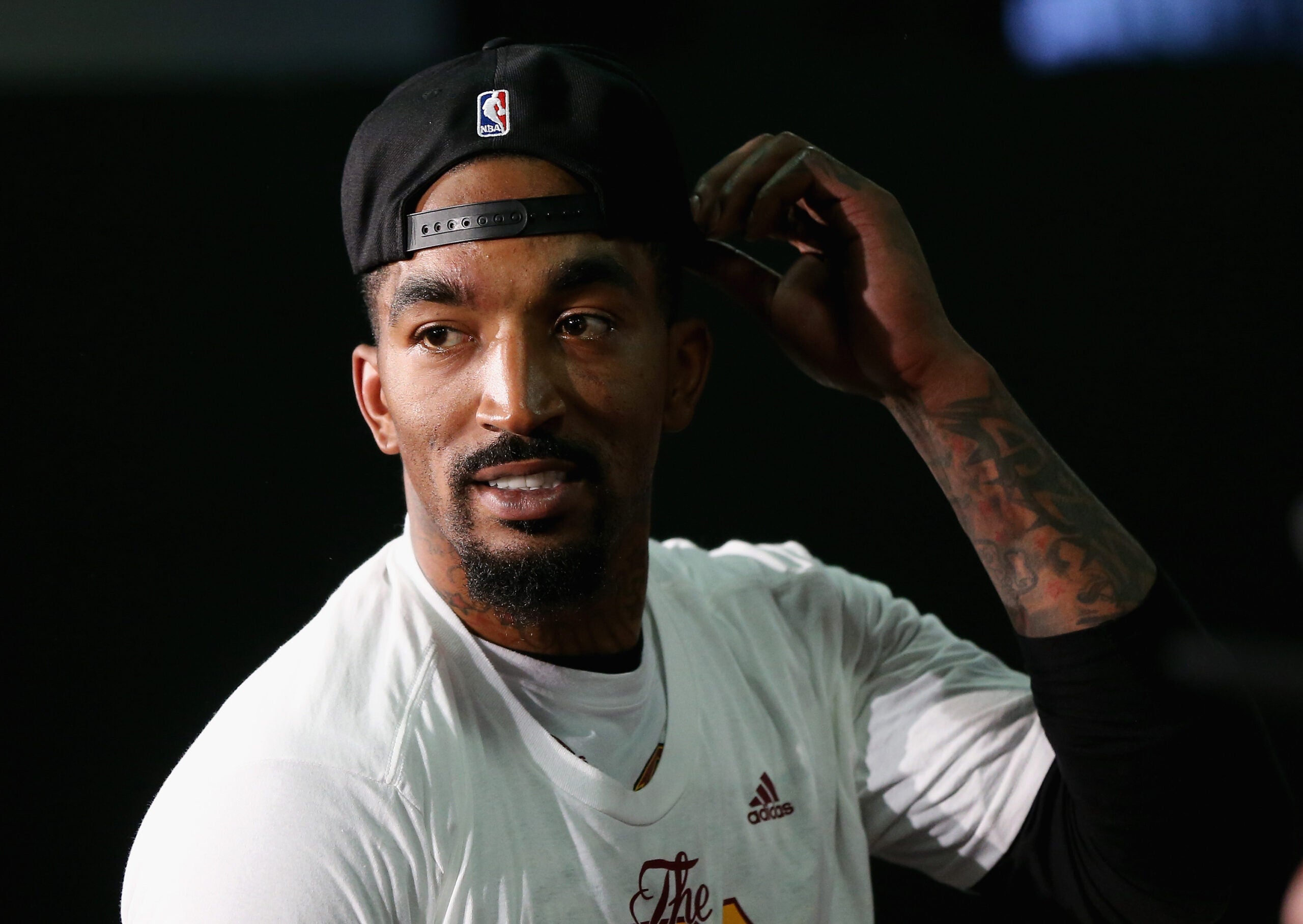 J.R. Smith charged with breaking fan's phone in NYC