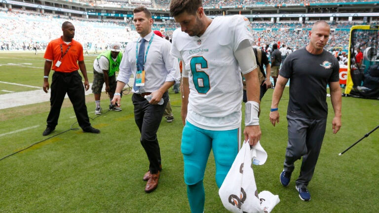 Miami Dolphins beat New York Jets; Jay Cutler injured - Sports