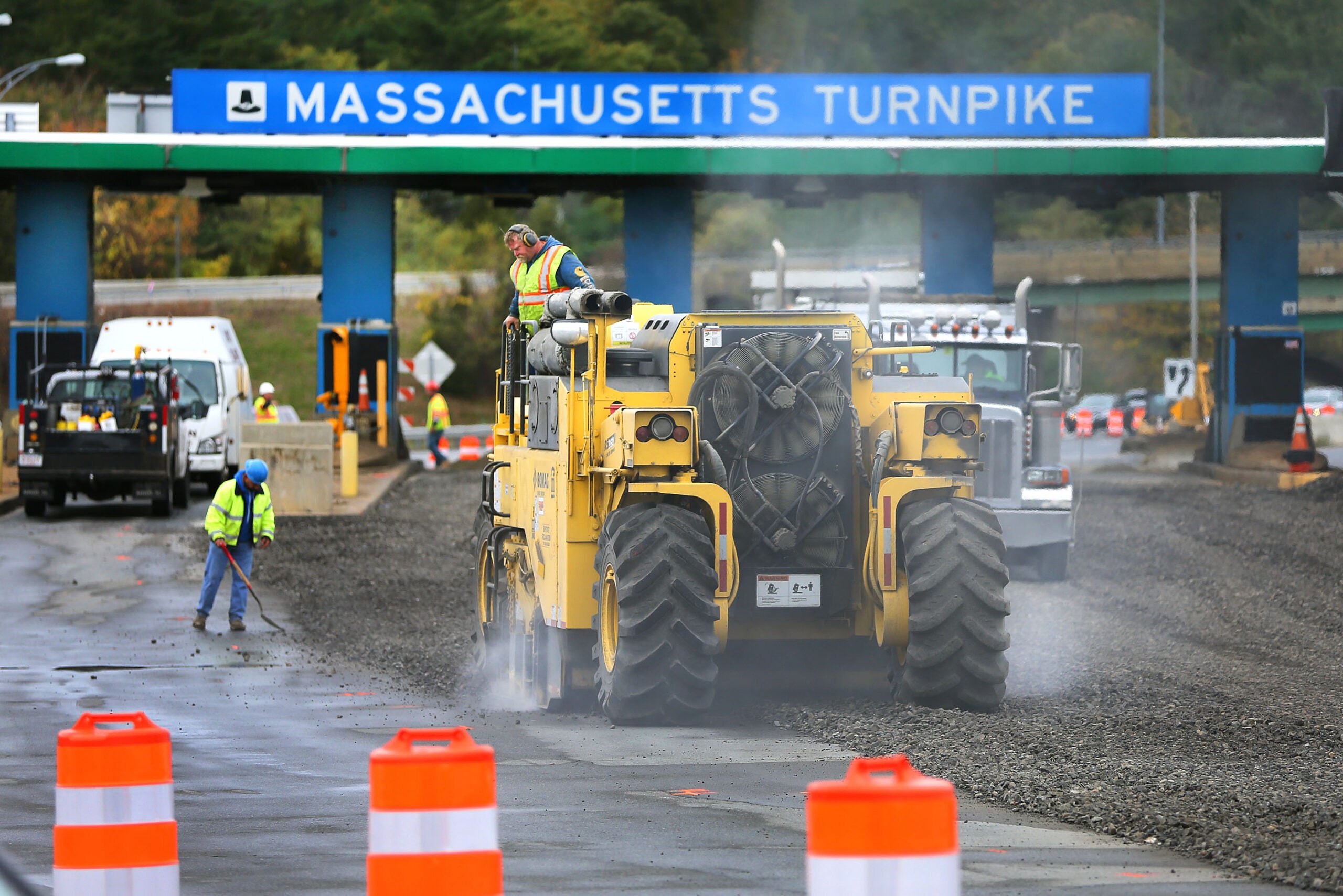 Mass Pike Traffic Information - 737ui32