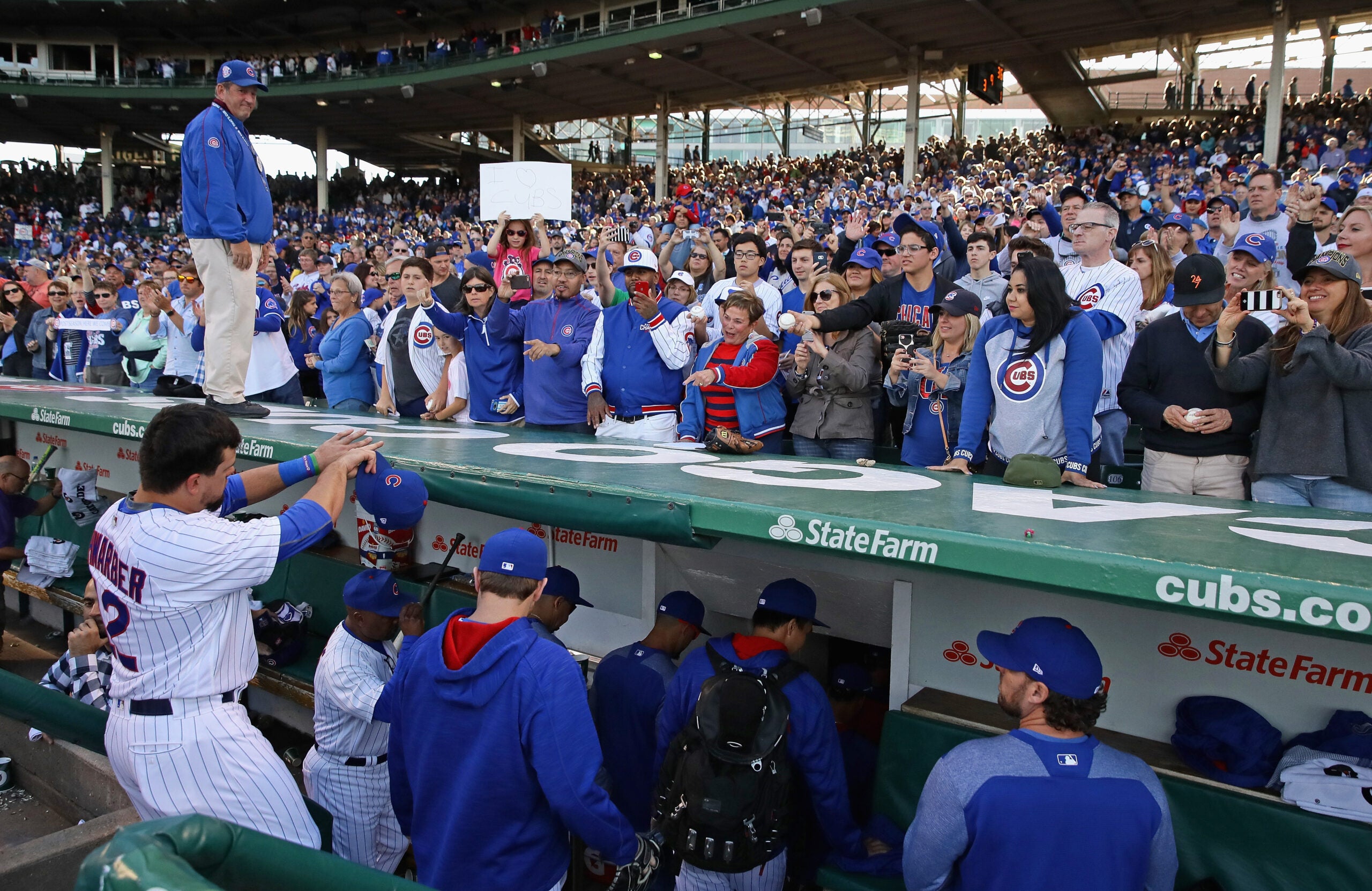 White Sox Host 1st MLB Game with Foul Pole-to-Pole Netting, Chicago News