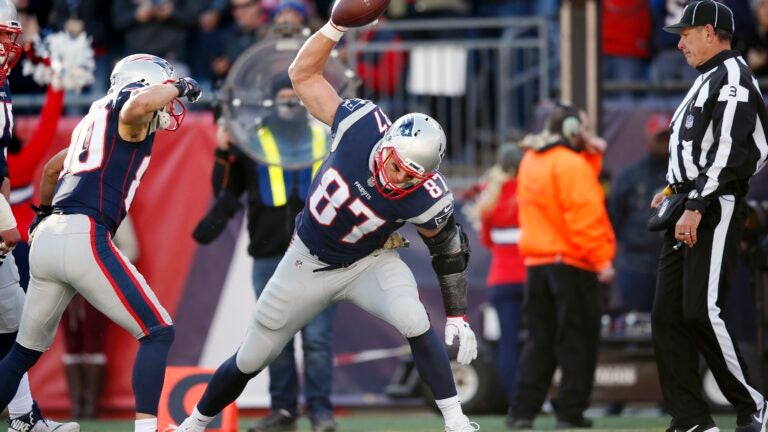 Brady throws 4 TDs in Patriots 41-25 win over Buffalo Bills