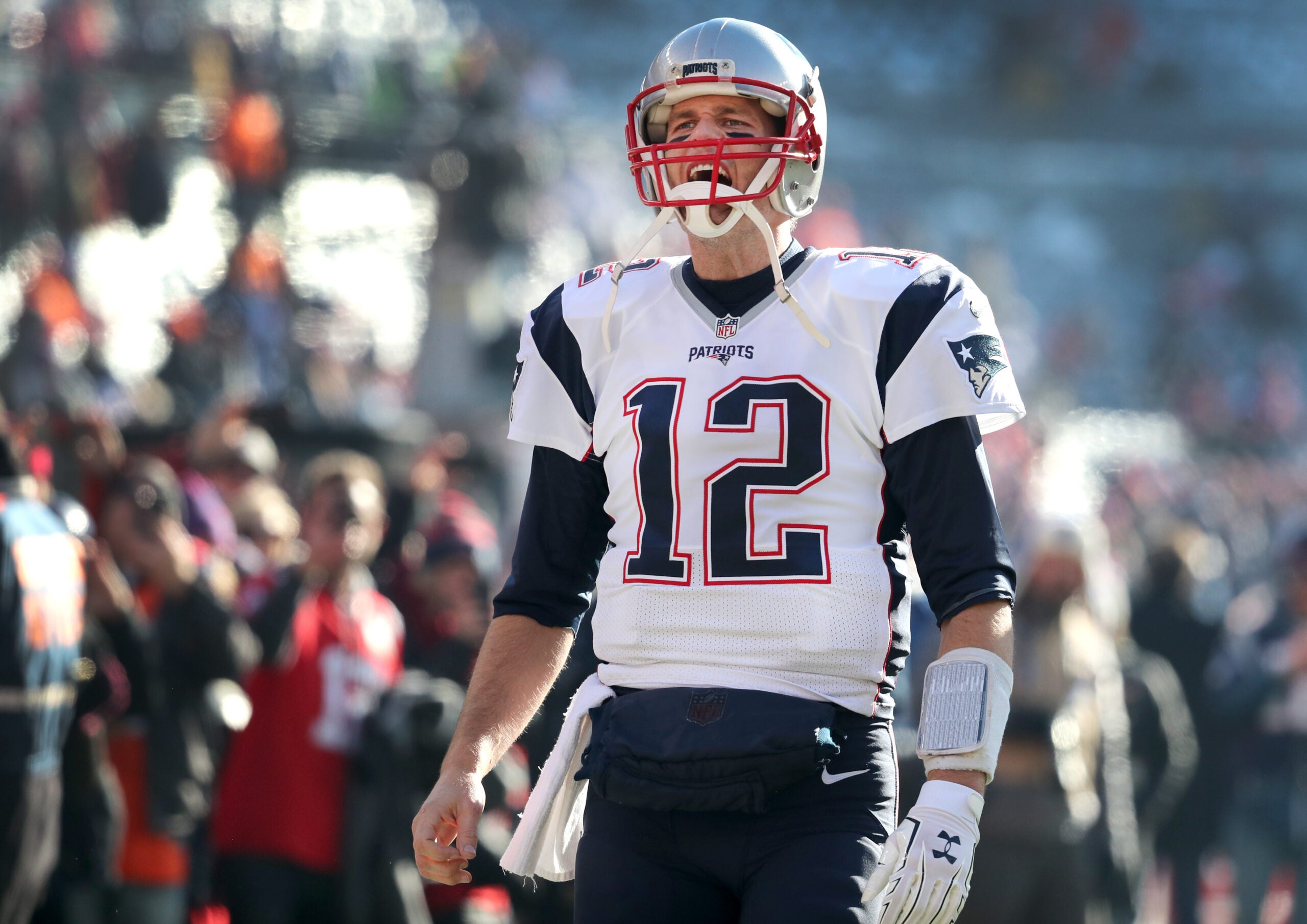 Brady leads Patriots to 16-3 win over Broncos