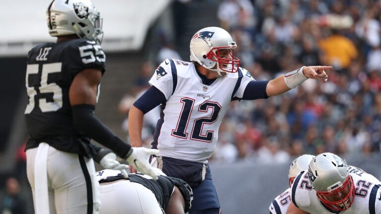 4,583 New England Patriots V Oakland Raiders Photos & High Res Pictures -  Getty Images