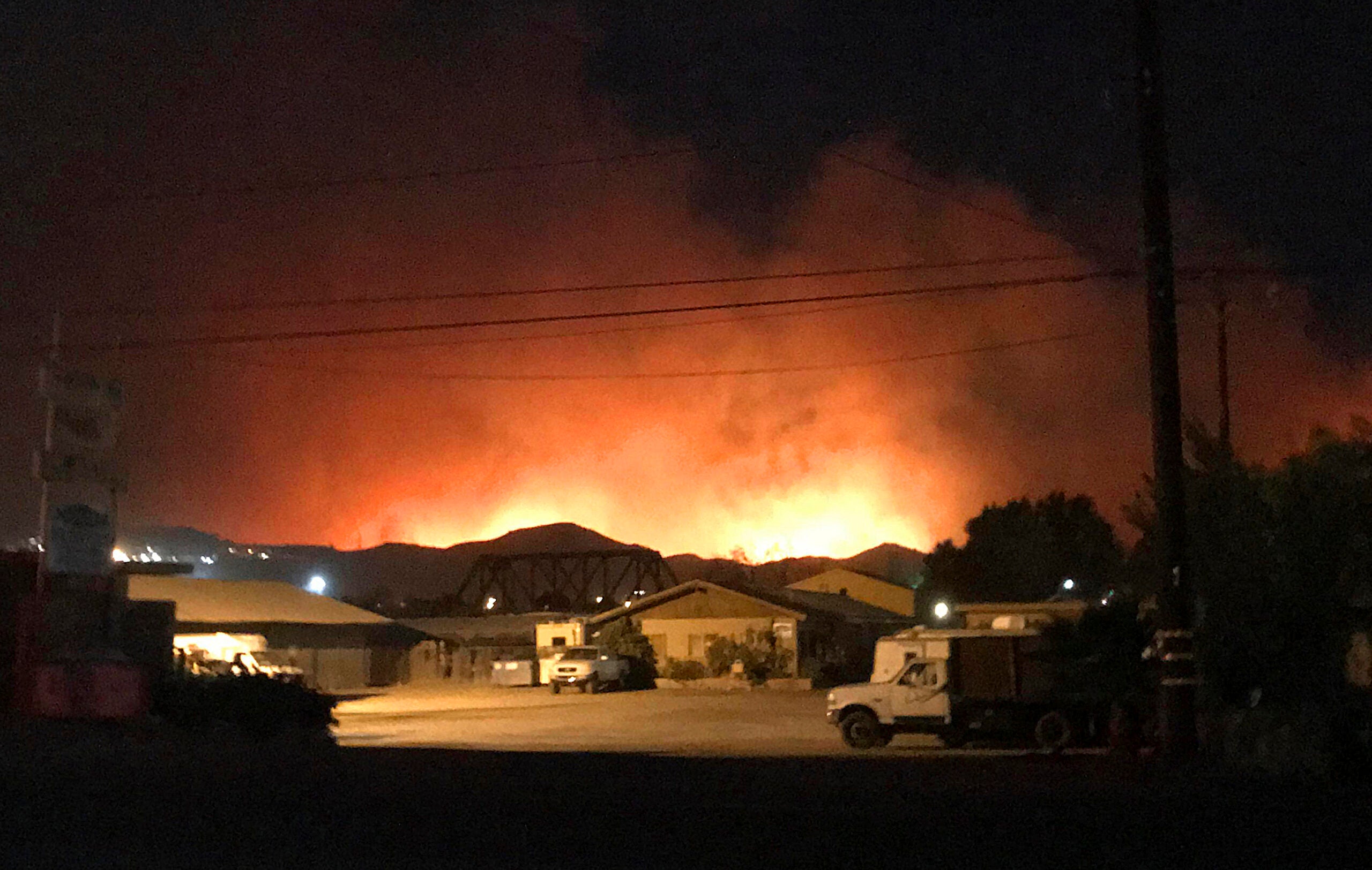 Burned ones. Калифорнийский пожарный. Ventura County California.