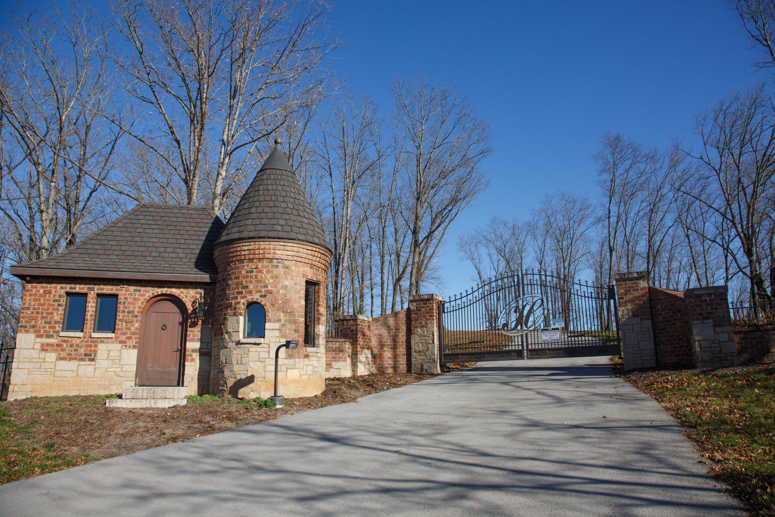 Pitcher Cole Hamels donates Stone County Missouri mansion to Camp