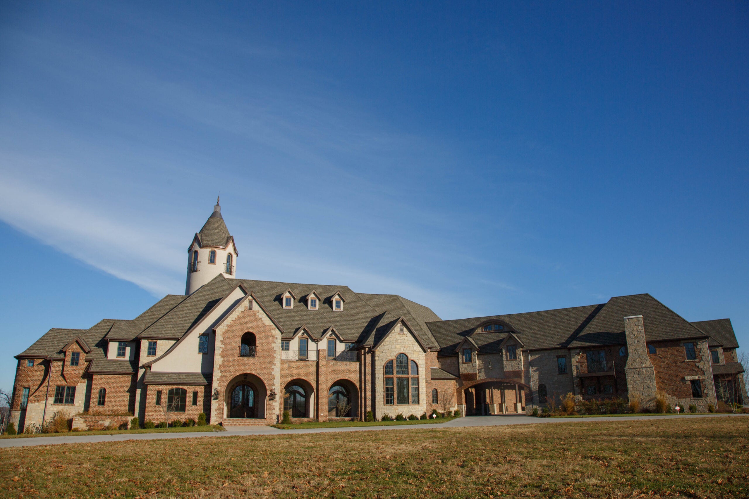 MLB pitcher Cole Hamels donates mansion and land to camp for