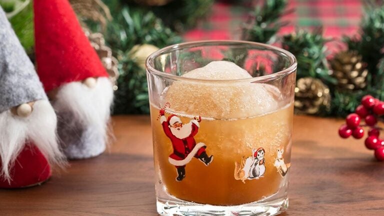 Christmas-Bar-Snowball-Old-Fashioned