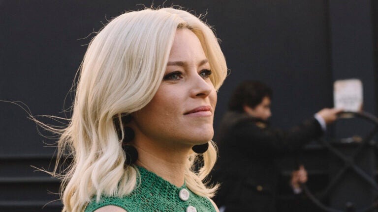 Elizabeth Banks To Direct Star In Charlies Angels Reboot With Kristen Stewart 