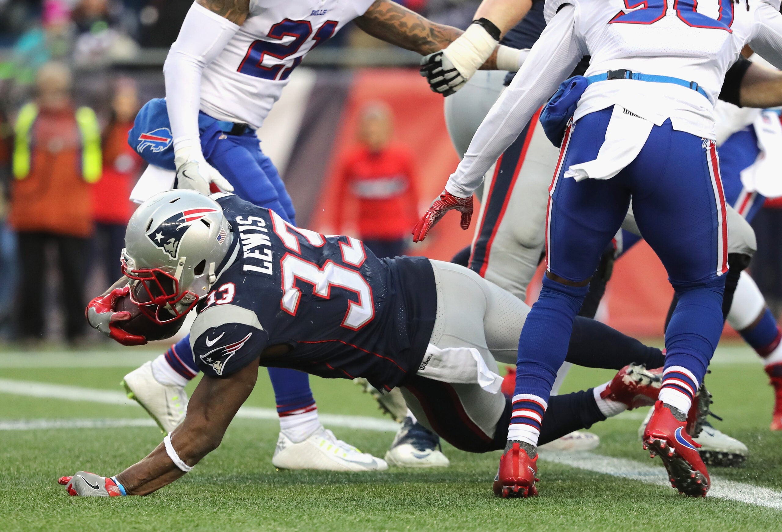 Wide receiver Bethel Johnson, of the New England Patriots, looks up to the  stands as he runs into the end-zone for a touch down, during the first  quarter of play, as the