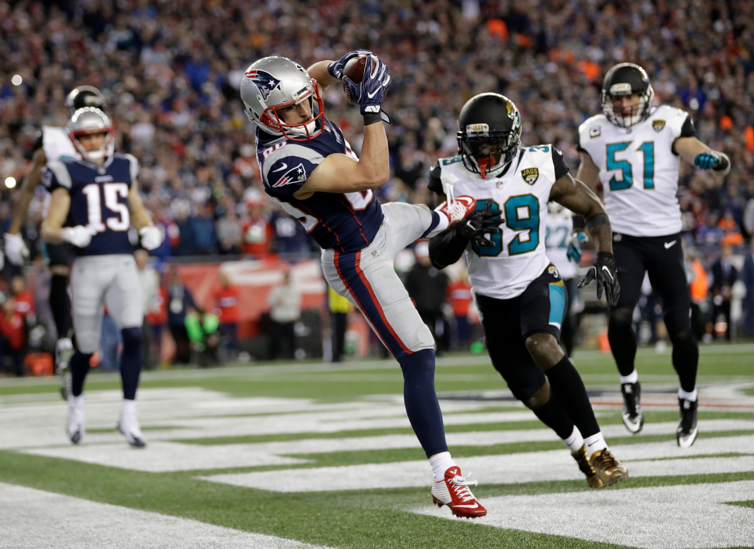 Patriots vs Eagles: Danny Amendola and Rob Gronkowski should have